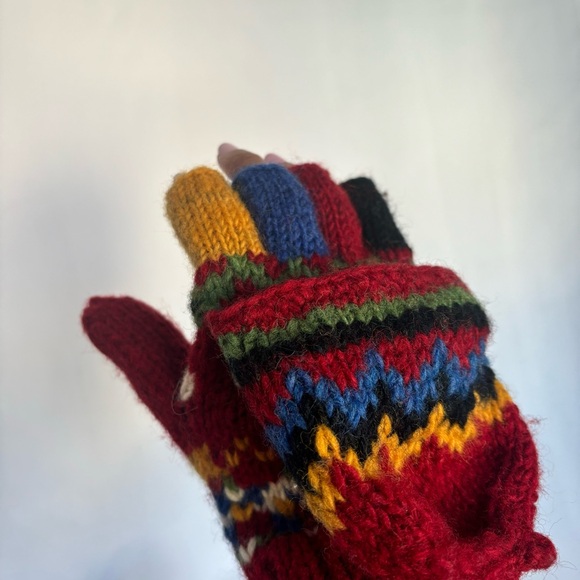 Hand knit winter mittens - Picture 5 of 8